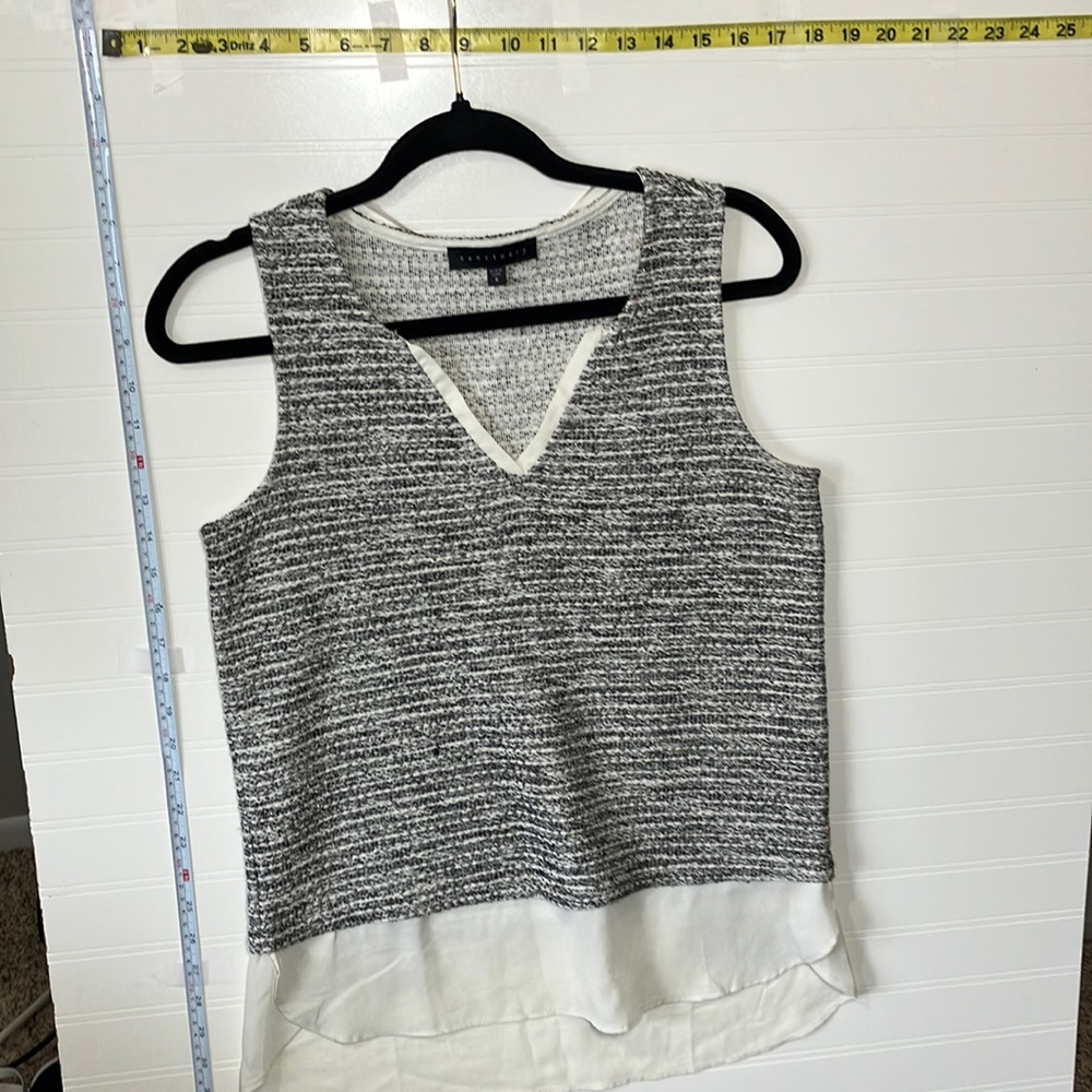 Sanctuary sleeveless business casual black white gray vneck top sz Small